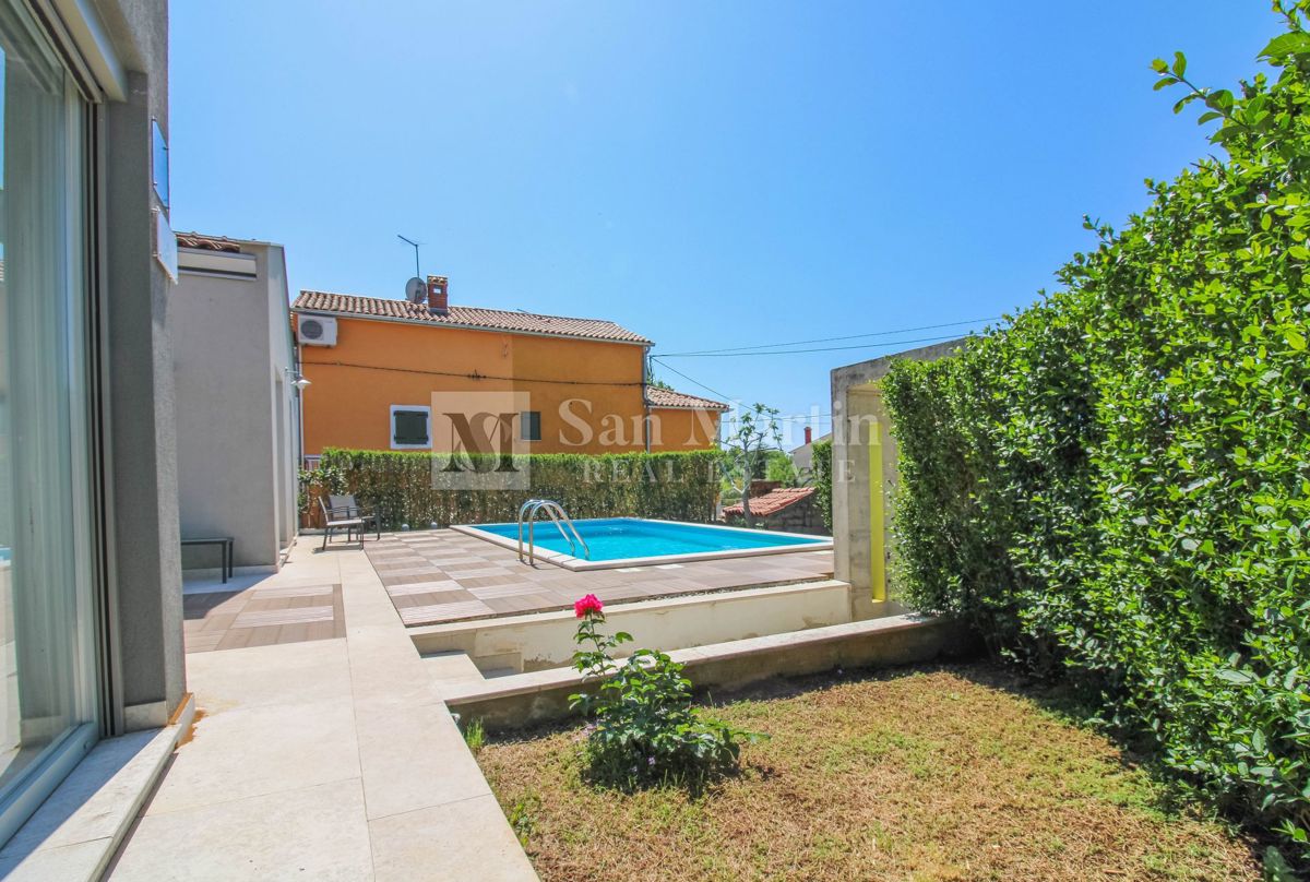 Poreč, dintorni - villa moderna in una zona tranquilla