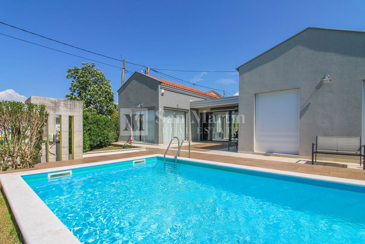 Poreč, dintorni - villa moderna in una zona tranquilla