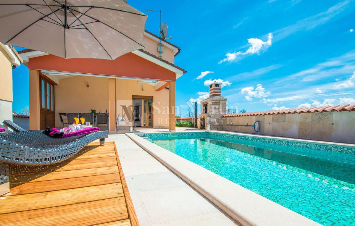 Marčana - casa con piscina riscaldata in ottima posizione