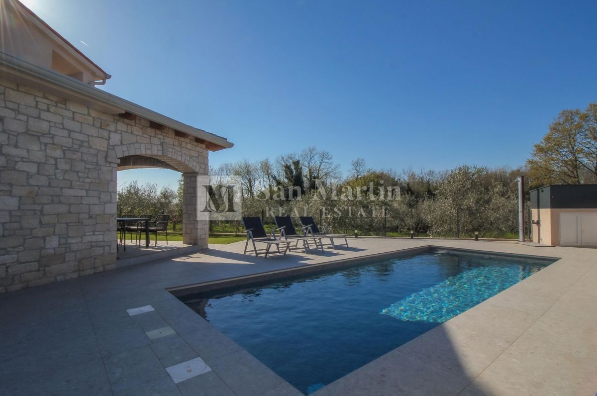 NOVIGRAD - NUOVA CASA MODERNA CON PISCINA