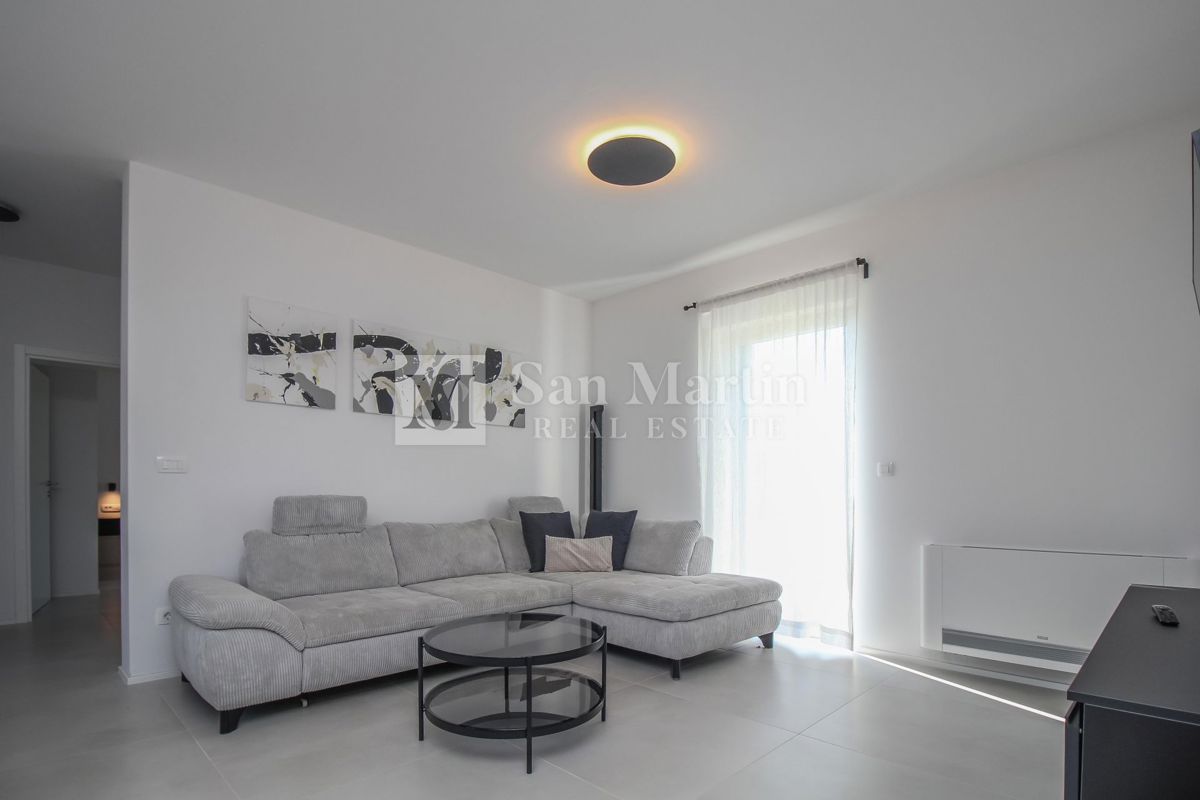 NOVIGRAD - NUOVA CASA MODERNA CON PISCINA
