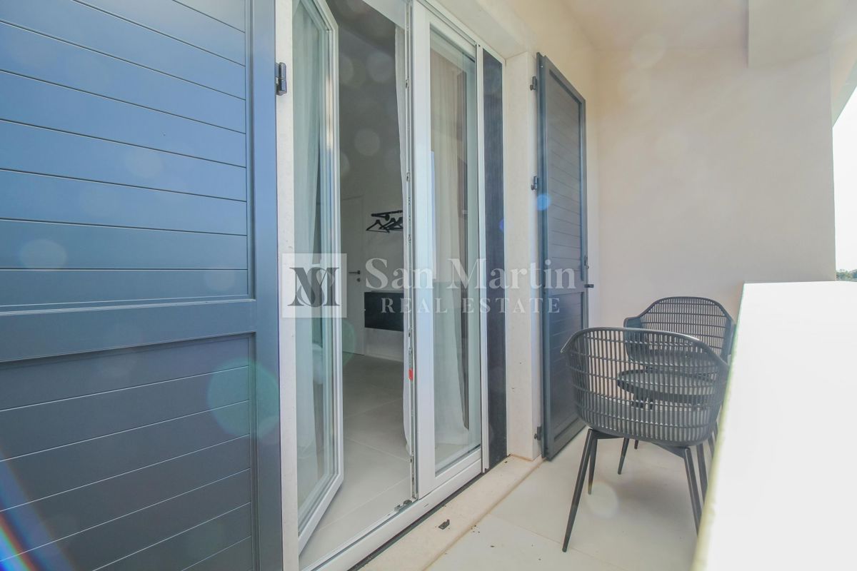 NOVIGRAD - NUOVA CASA MODERNA CON PISCINA