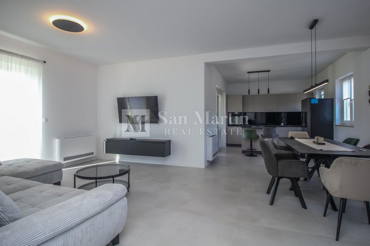 NOVIGRAD - NUOVA CASA MODERNA CON PISCINA
