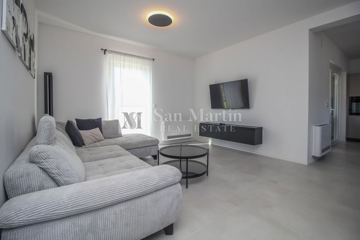 NOVIGRAD - NUOVA CASA MODERNA CON PISCINA