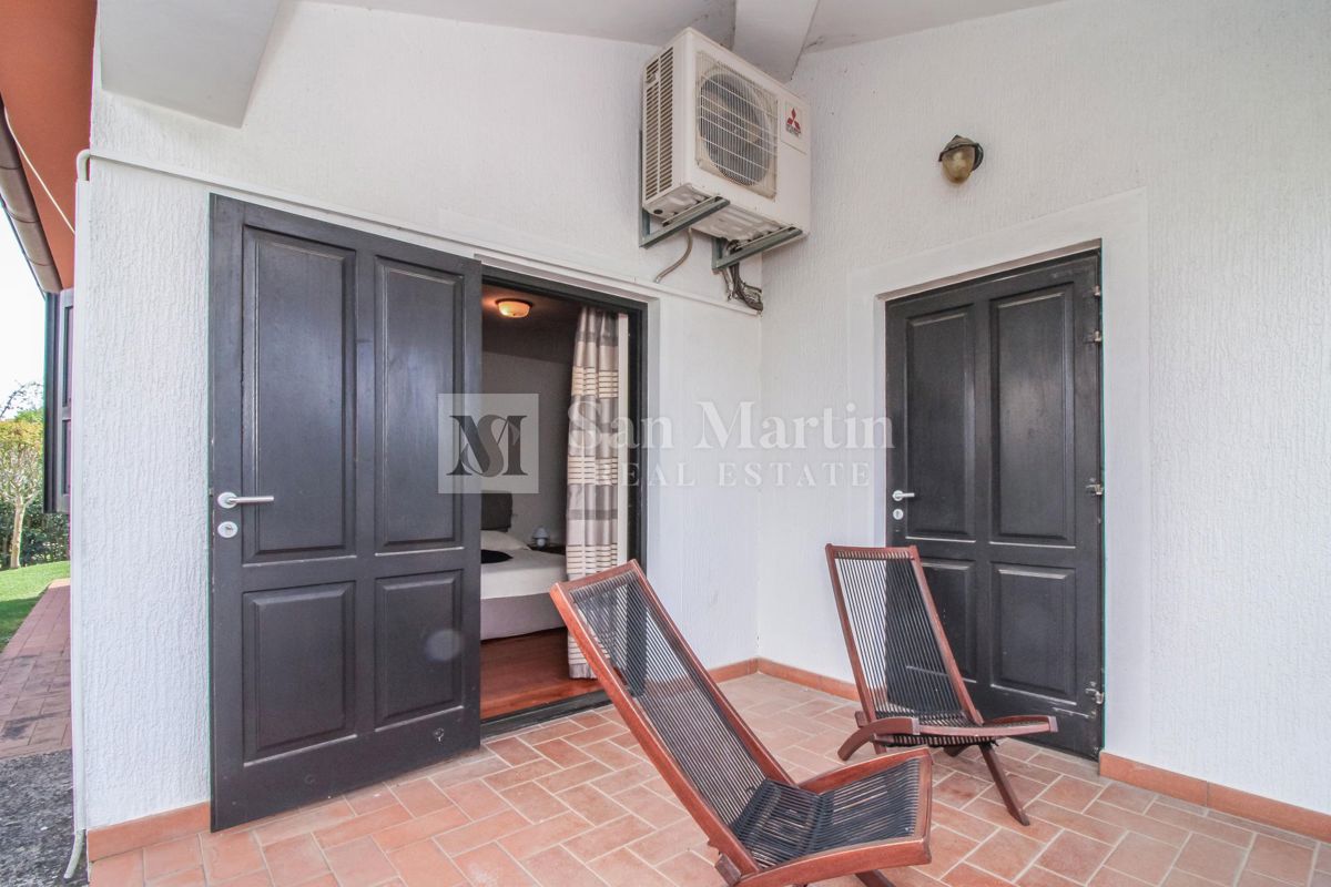 PARENZO, Casa con piscina in zona tranquilla