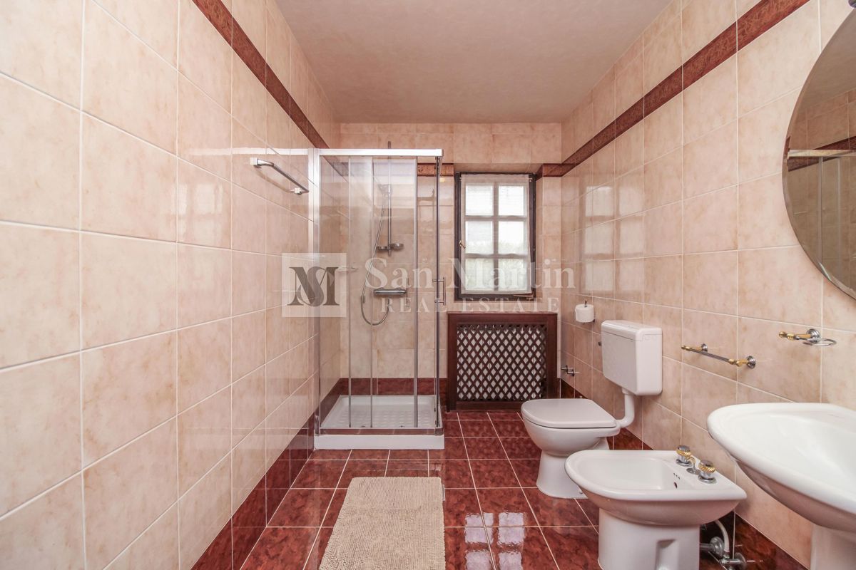 PARENZO, Casa con piscina in zona tranquilla