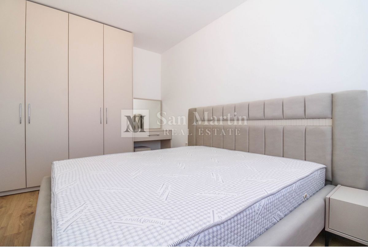 Umago - bellissima e moderna casa bifamiliare con piscina