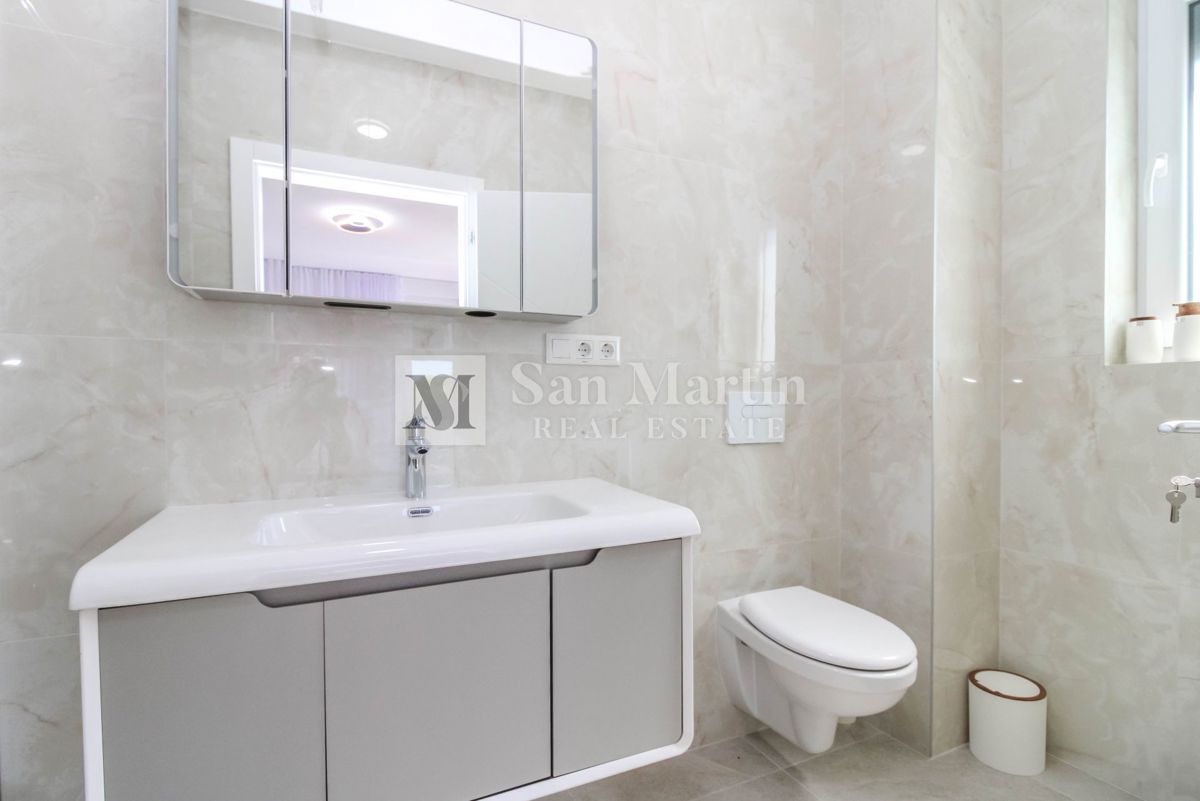 Umago - bellissima e moderna casa bifamiliare con piscina