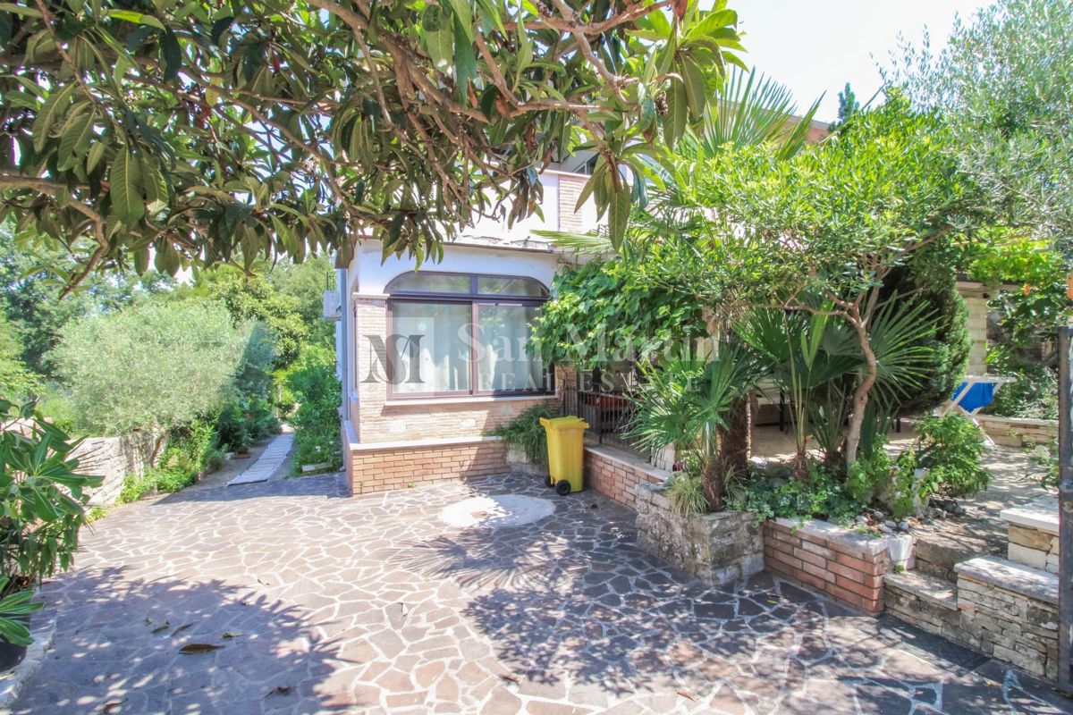 POREČ, il bazenom pokraj mora di Kuća
