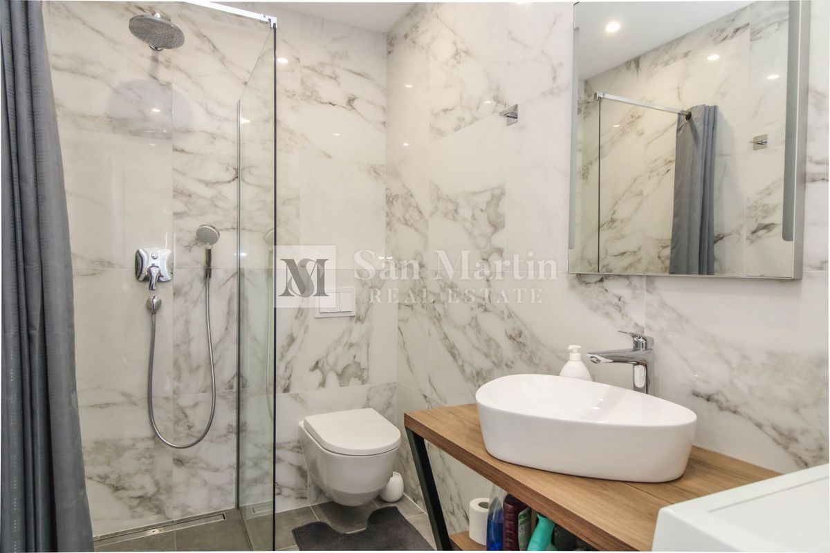 Parenzo, dintorni - appartamento soleggiato e confortevole con vista mare