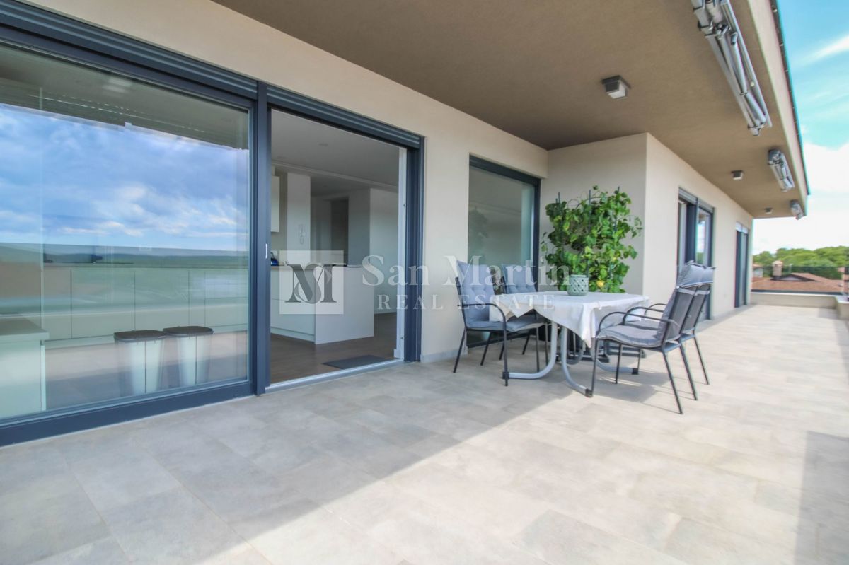 Parenzo, dintorni - appartamento soleggiato e confortevole con vista mare