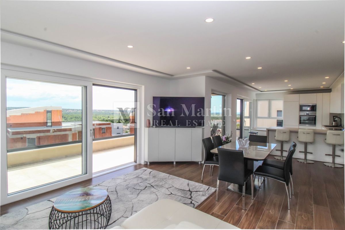 Parenzo, dintorni - appartamento soleggiato e confortevole con vista mare