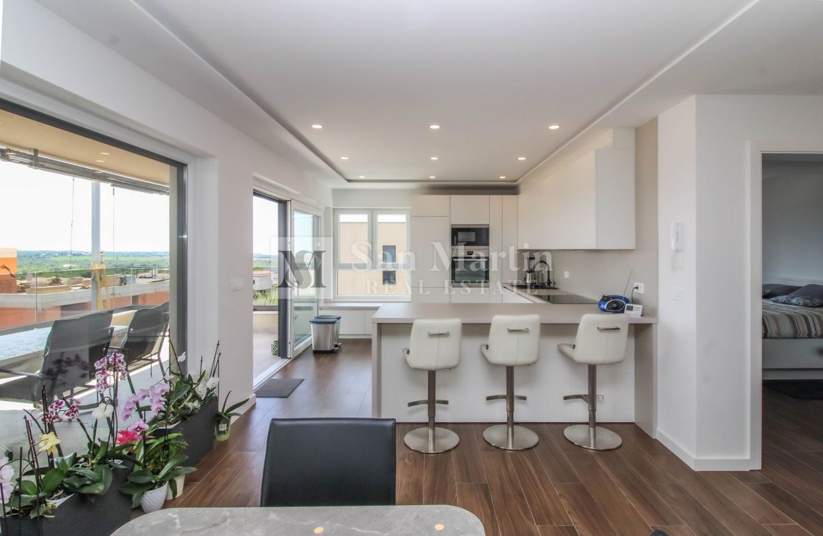 Parenzo, dintorni - appartamento soleggiato e confortevole con vista mare