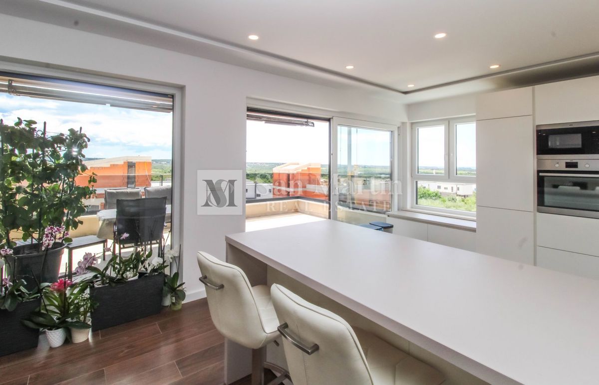 Parenzo, dintorni - appartamento soleggiato e confortevole con vista mare