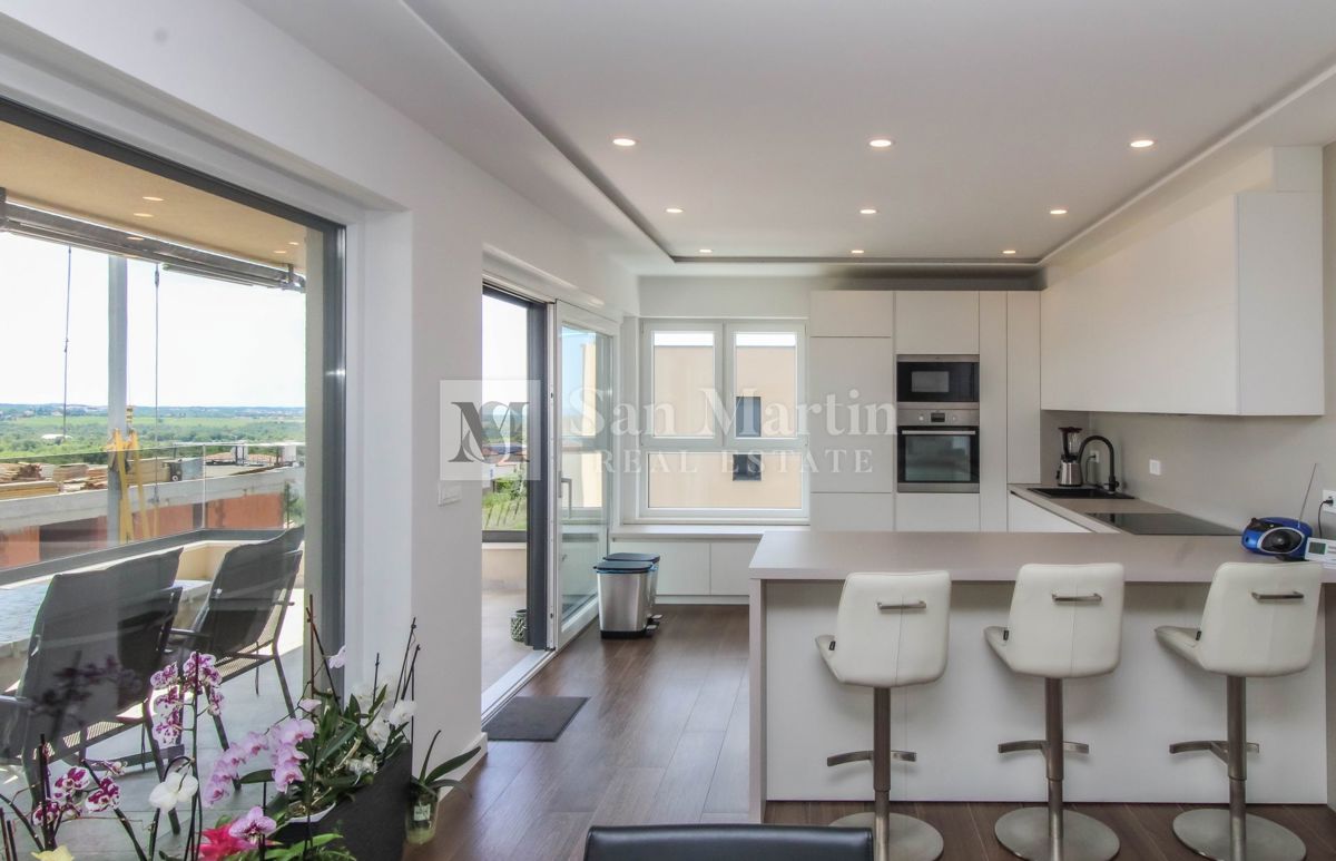 Parenzo, dintorni - appartamento soleggiato e confortevole con vista mare