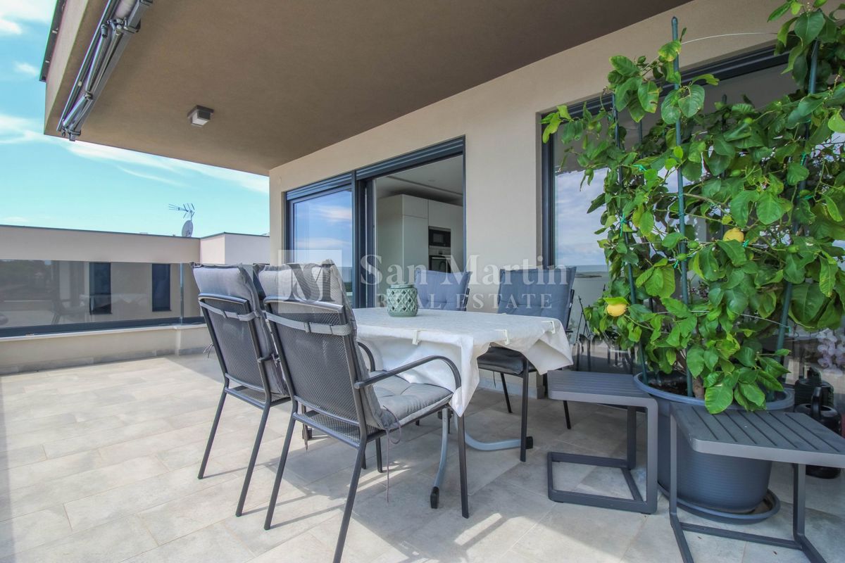 Parenzo, dintorni - appartamento soleggiato e confortevole con vista mare