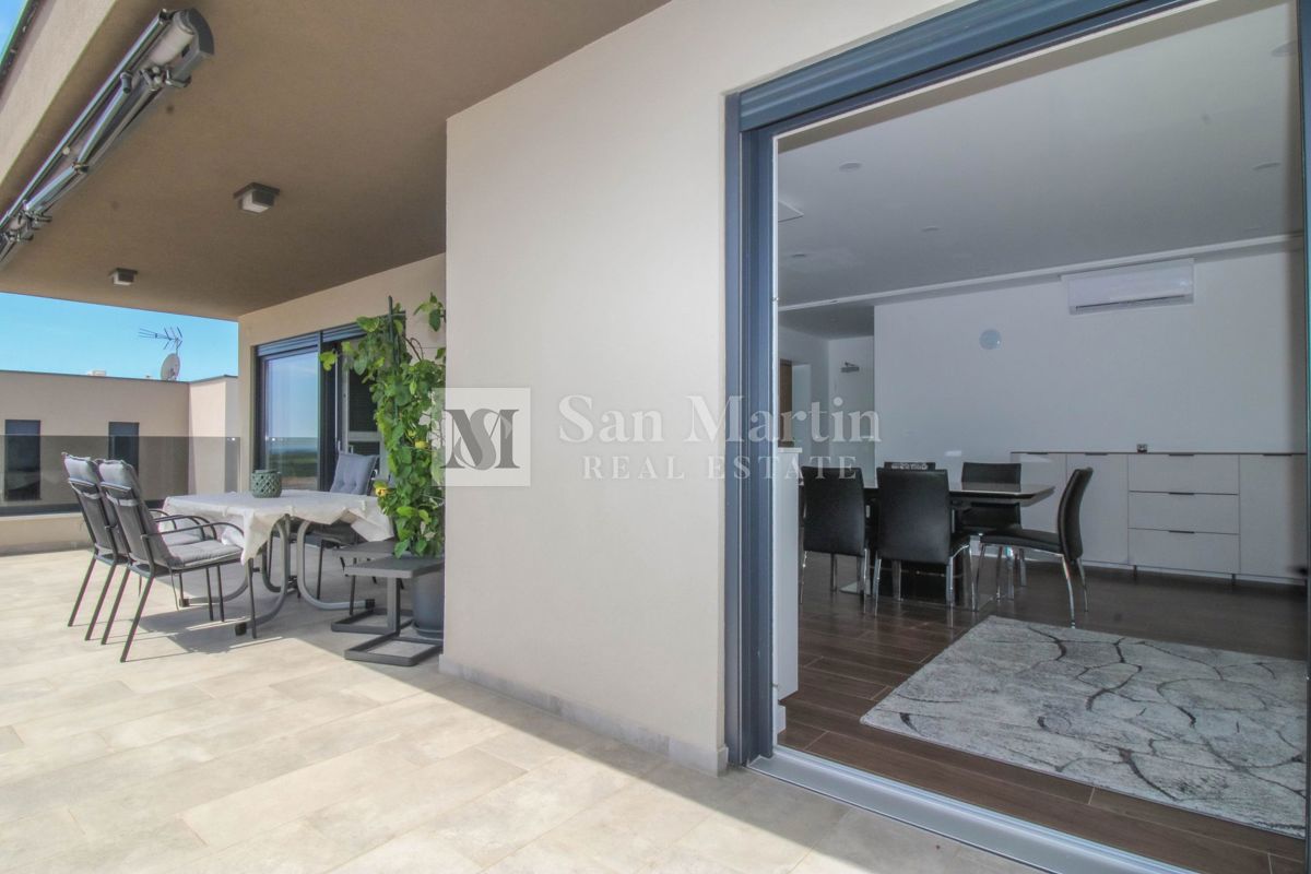 Parenzo, dintorni - appartamento soleggiato e confortevole con vista mare