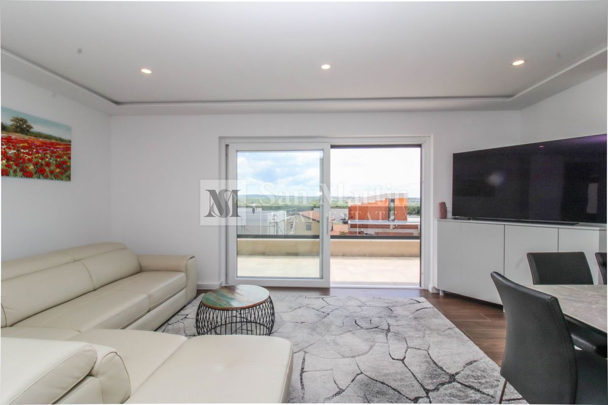 Parenzo, dintorni - appartamento soleggiato e confortevole con vista mare