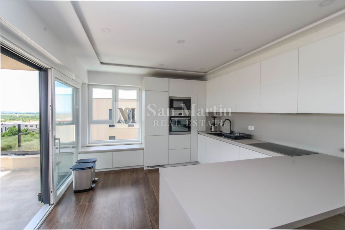 Parenzo, dintorni - appartamento soleggiato e confortevole con vista mare