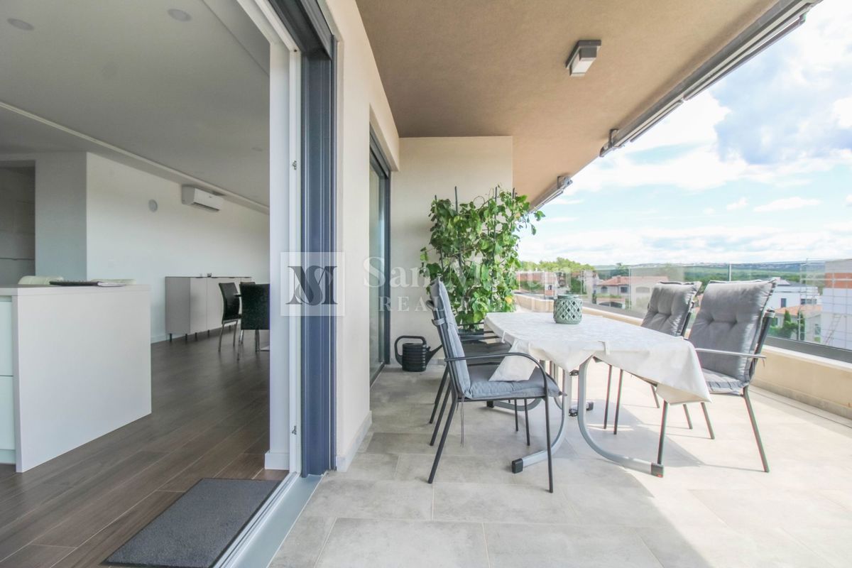 Parenzo, dintorni - appartamento soleggiato e confortevole con vista mare