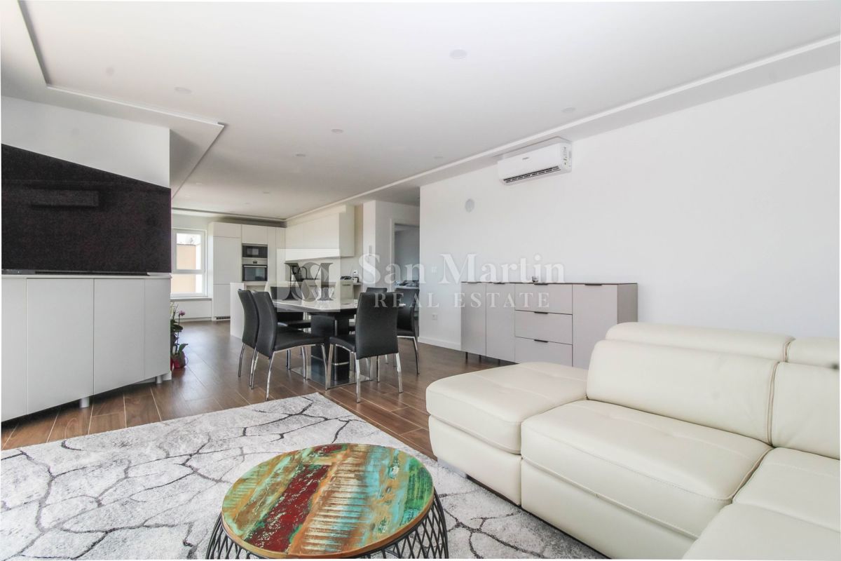 Parenzo, dintorni - appartamento soleggiato e confortevole con vista mare