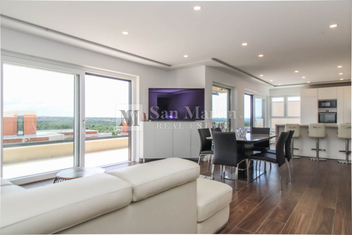 Parenzo, dintorni - appartamento soleggiato e confortevole con vista mare