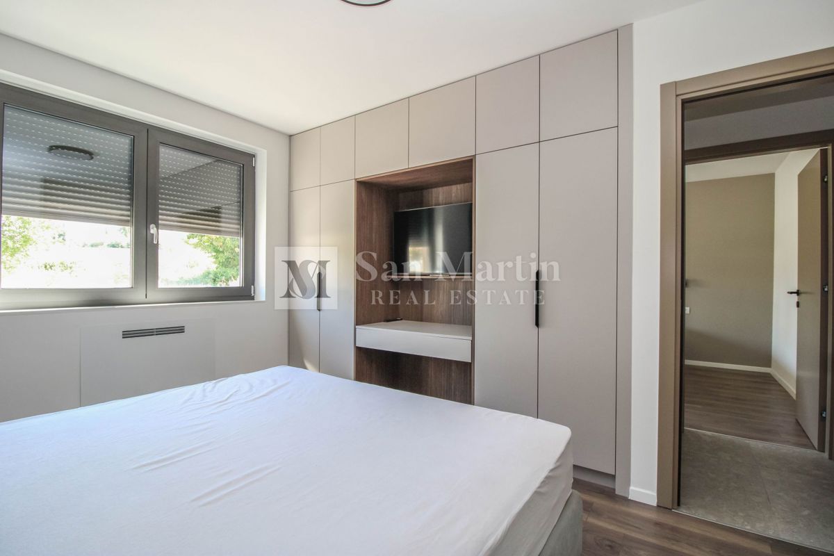 Parenzo - Appartamento al piano terra con piscina - 3 camere da letto