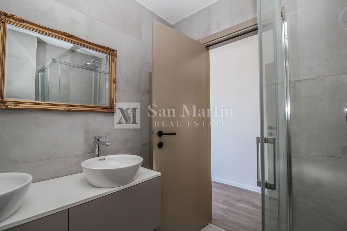 Parenzo - Appartamento al piano terra con piscina - 3 camere da letto