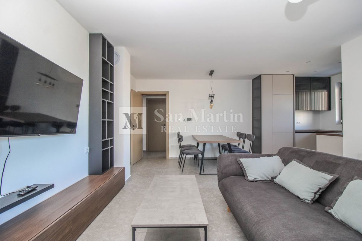 Parenzo - Appartamento al piano terra con piscina - 3 camere da letto