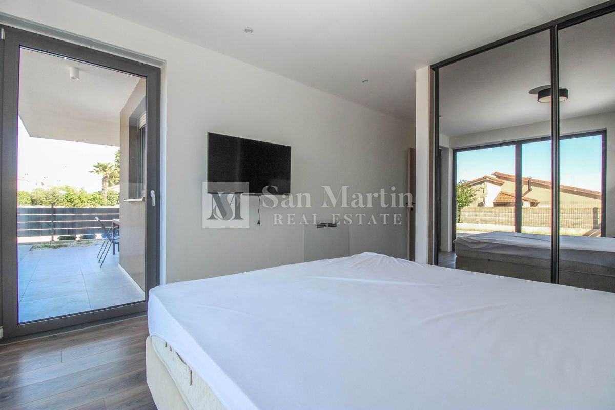 Parenzo - Appartamento al piano terra con piscina - 3 camere da letto