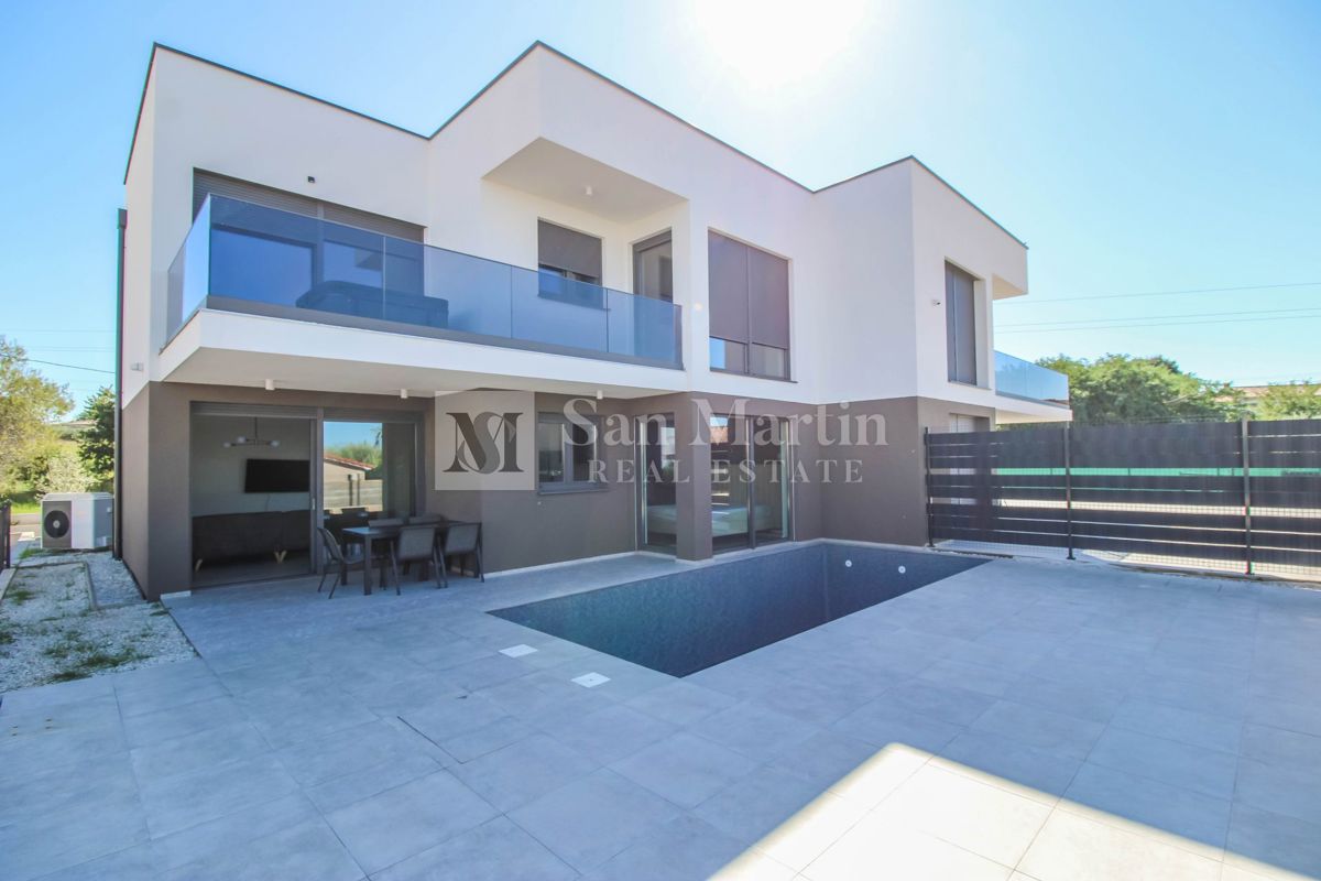 Parenzo - Appartamento al piano terra con piscina - 3 camere da letto