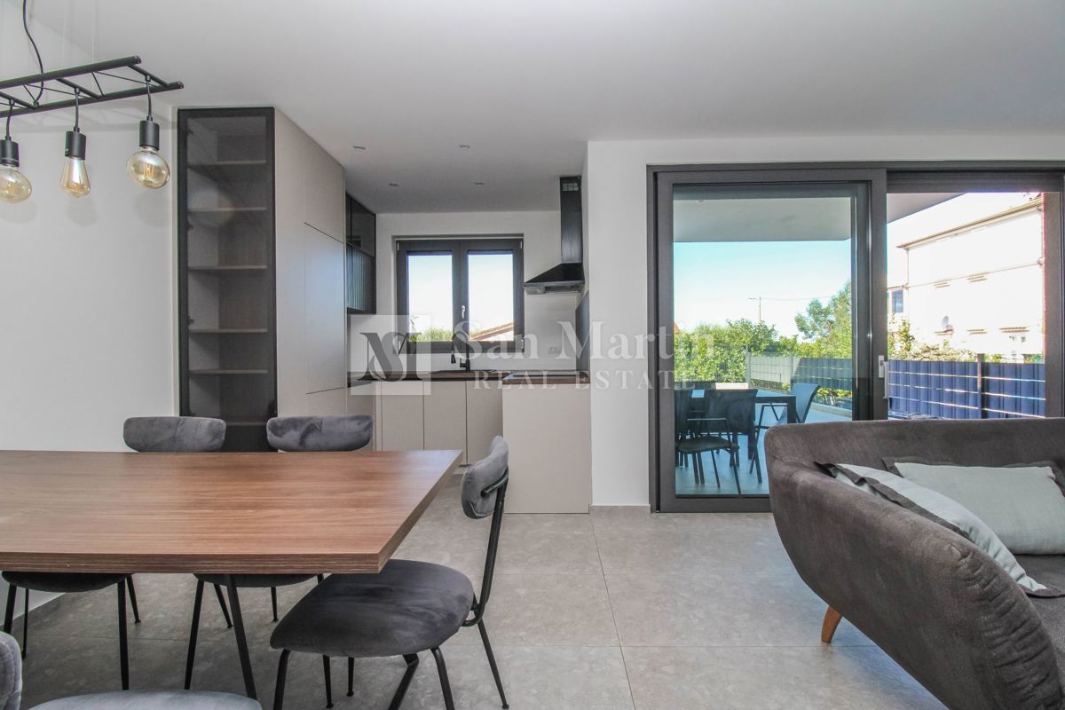 Parenzo - Appartamento al piano terra con piscina - 3 camere da letto