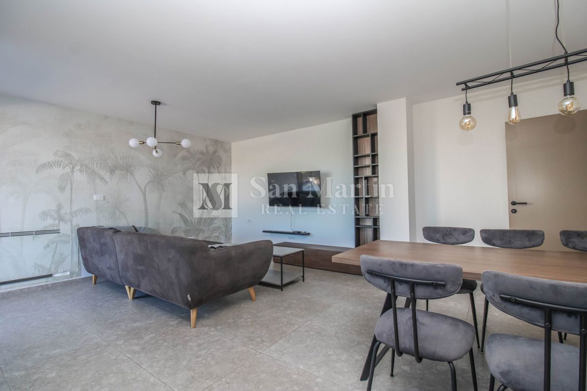 Parenzo - Appartamento al piano terra con piscina - 3 camere da letto