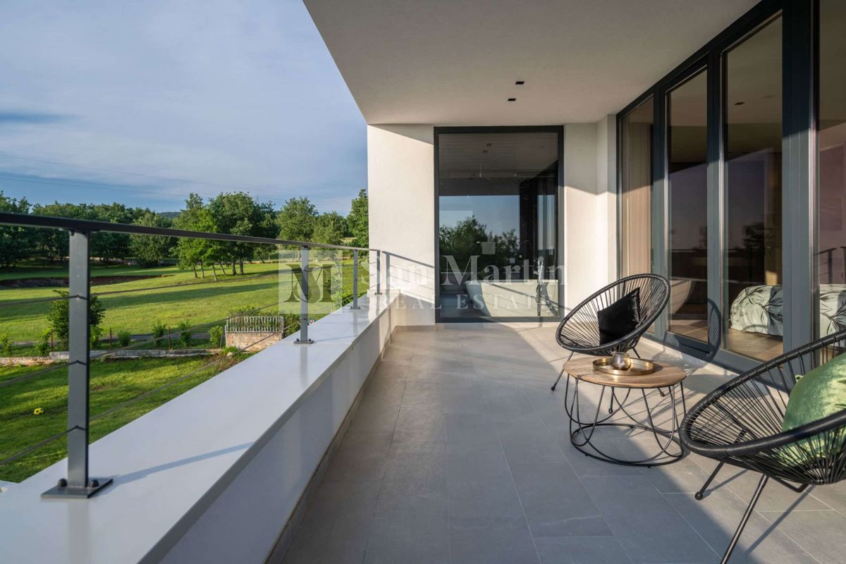 Istria, Grisignana – Moderna casa di design ai margini del paese