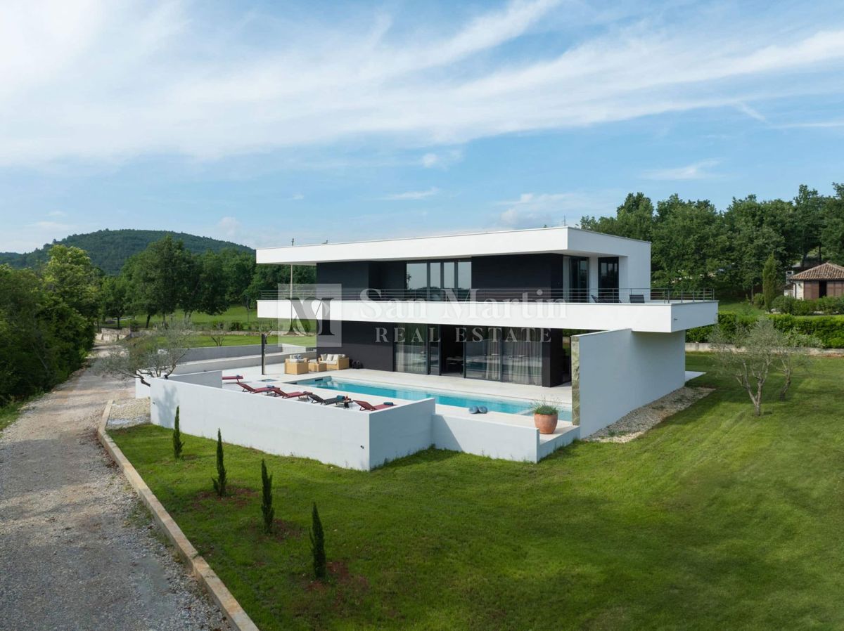 Istria, Grisignana – Moderna casa di design ai margini del paese