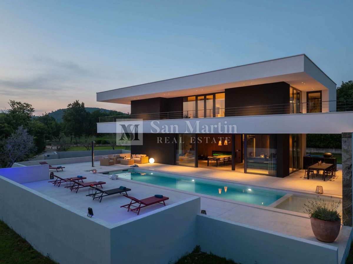 Istria, Grisignana – Moderna casa di design ai margini del paese