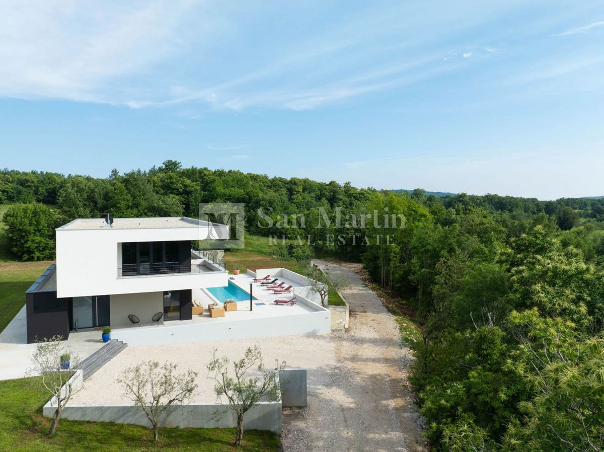 Istria, Grisignana – Moderna casa di design ai margini del paese