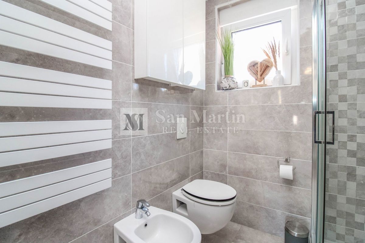 POREČ, Appartamento con 2 camere da letto vicino al mare