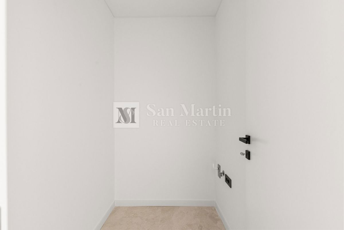 Parenzo, dintorni – Attico in posizione tranquilla con vista mare