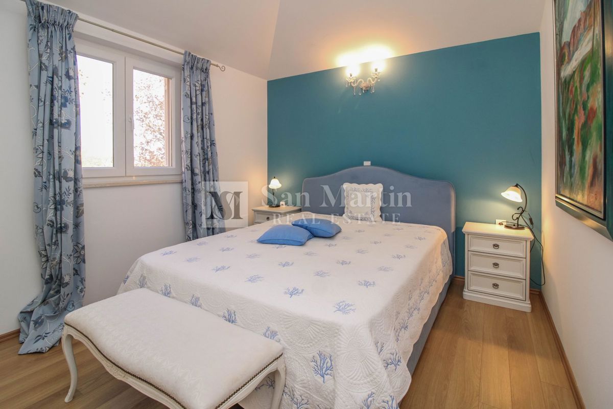 PARENZO - Casa eccezionale con piscina e giardino recintato