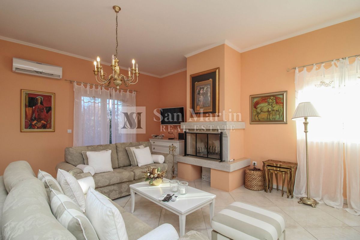 PARENZO - Casa eccezionale con piscina e giardino recintato