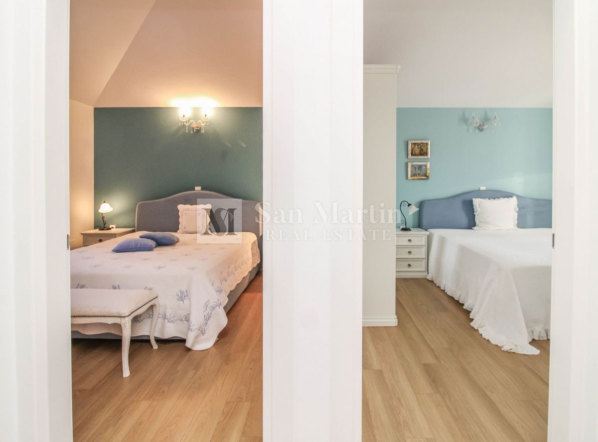 PARENZO - Casa eccezionale con piscina e giardino recintato