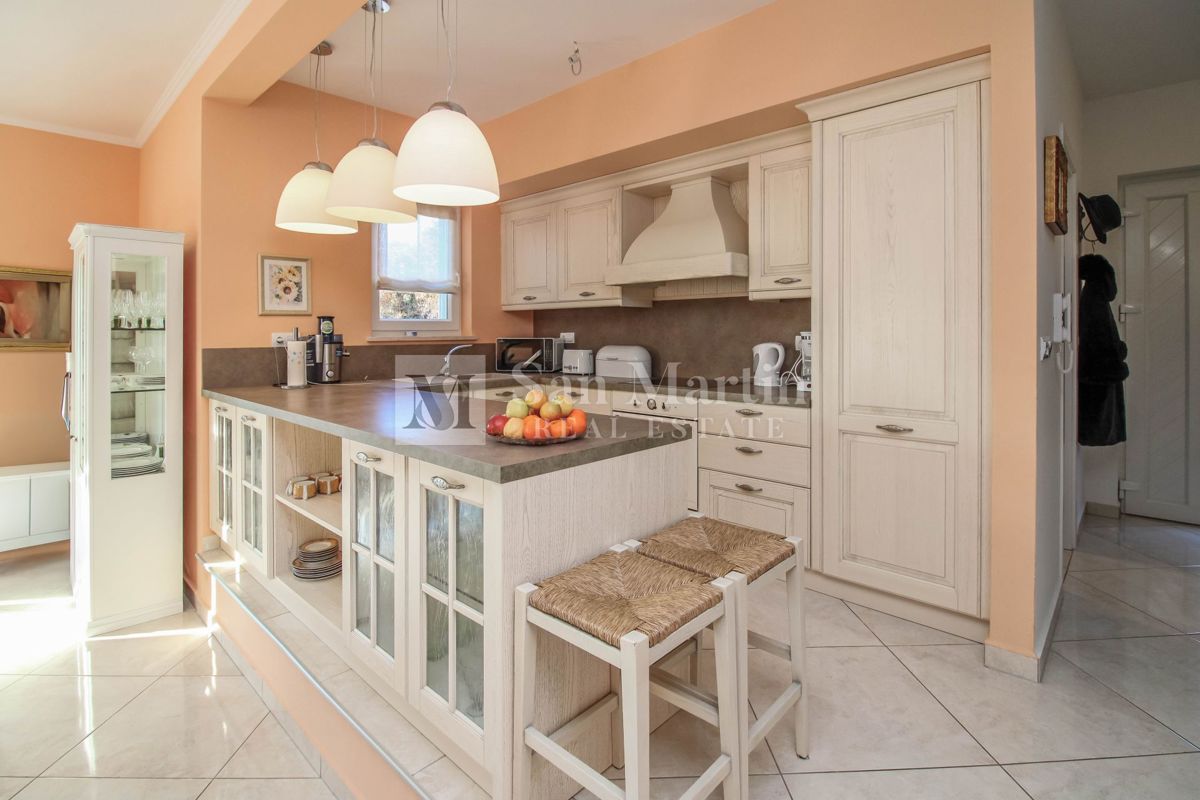 PARENZO - Casa eccezionale con piscina e giardino recintato