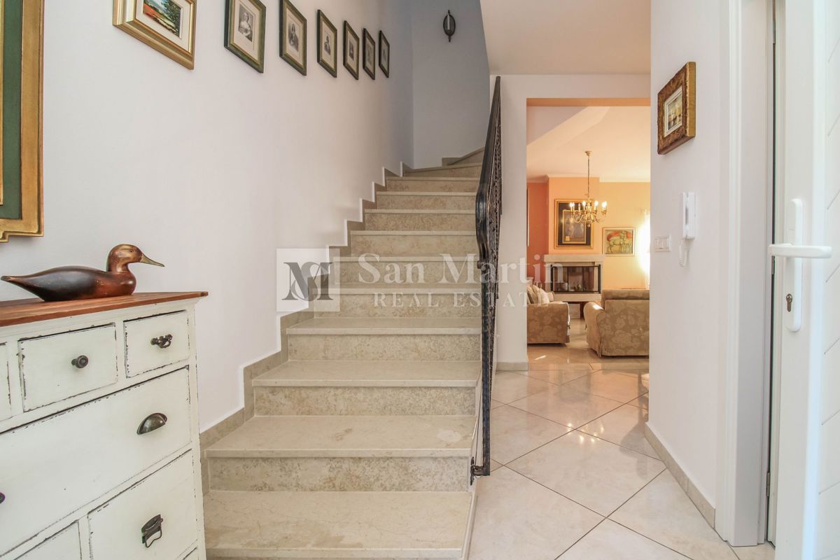 PARENZO - Casa eccezionale con piscina e giardino recintato