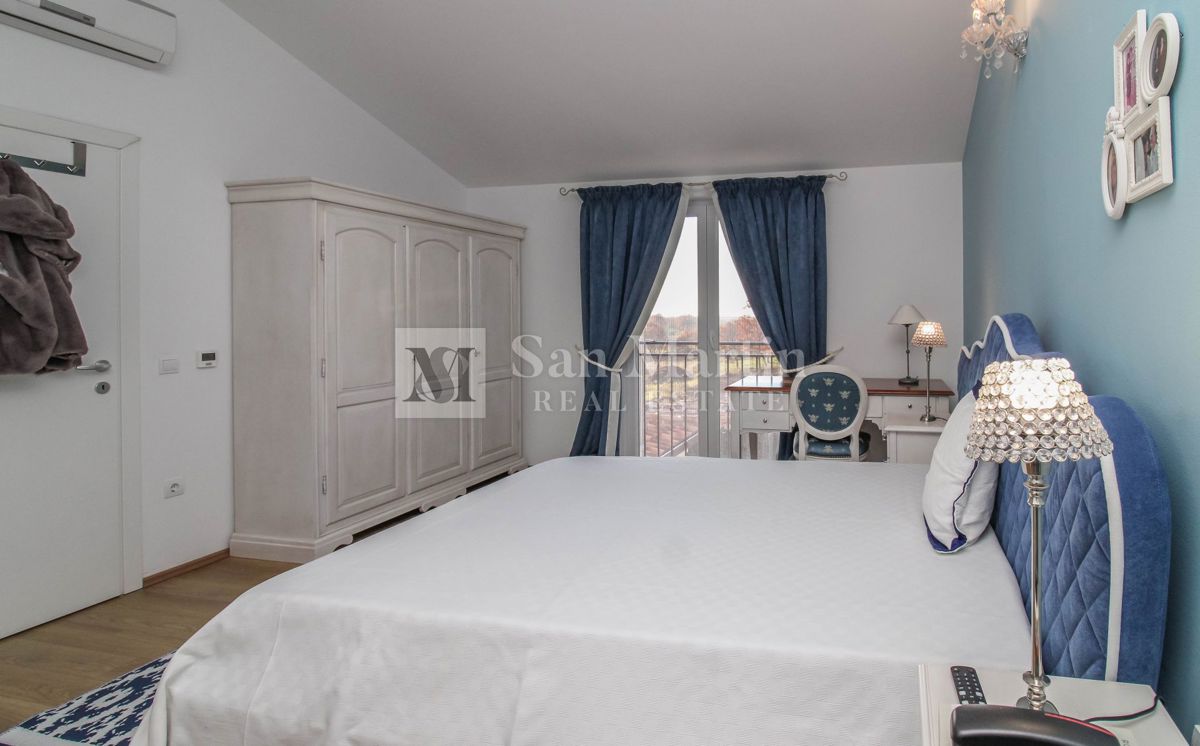 PARENZO - Casa eccezionale con piscina e giardino recintato