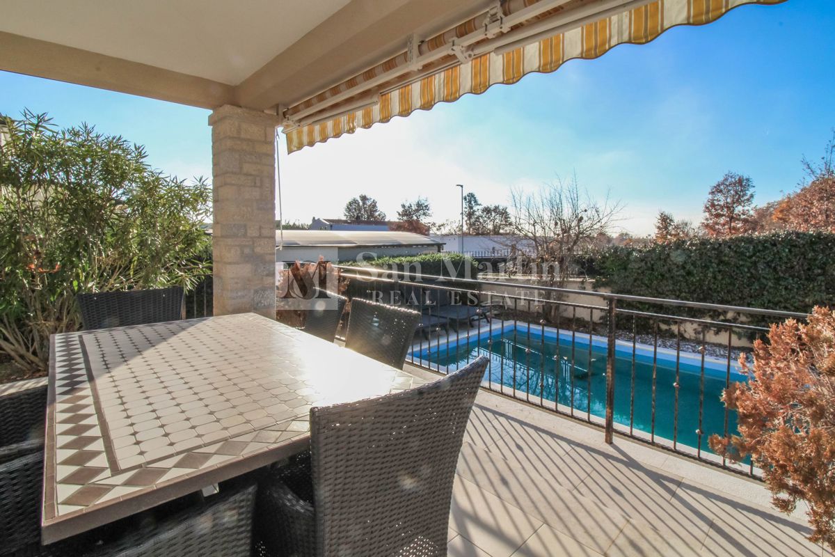 PARENZO - Casa eccezionale con piscina e giardino recintato
