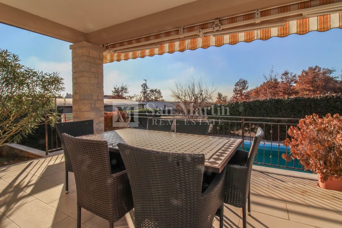 PARENZO - Casa eccezionale con piscina e giardino recintato