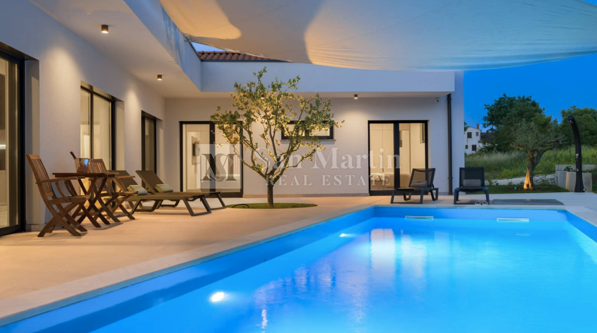 Rovigno, dintorni - bellissima casa nuova con piscina