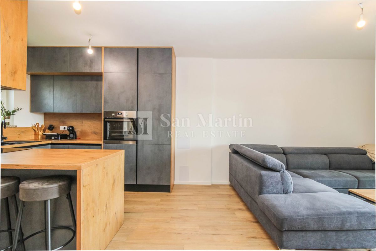 Parenzo, casa bifamiliare in una posizione tranquilla.