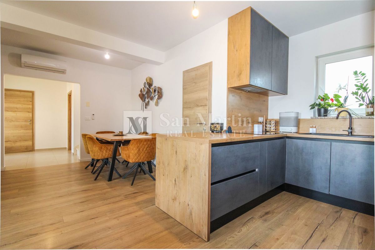 Parenzo, casa bifamiliare in una posizione tranquilla.